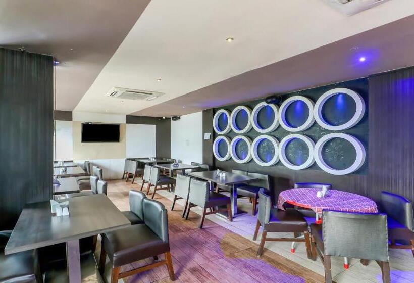 בית מלון כפרי Treebo Concerto Residentia