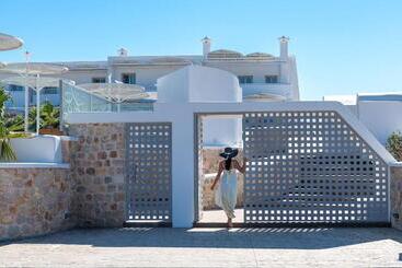 Marvarit Suites