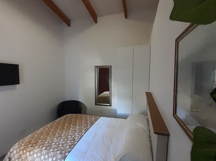 פנסיון Midrand Oasis Guesthouse