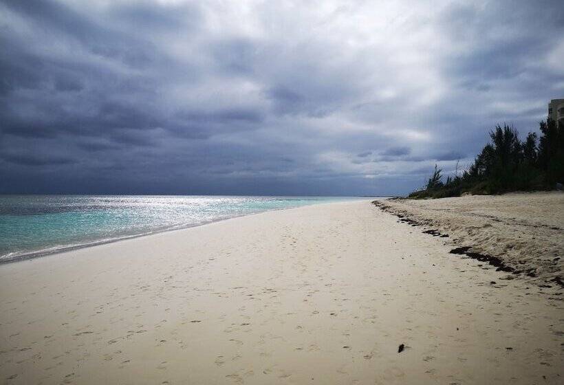 Coral Beach Hotel And Condominiums