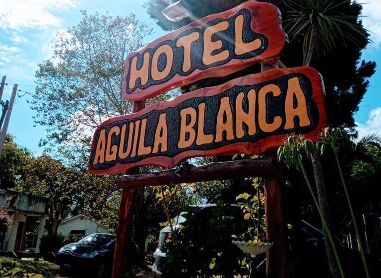 هتل Aguila Blanca