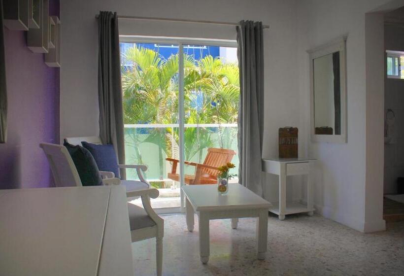 Hotel Checkin El Cortecito Beach