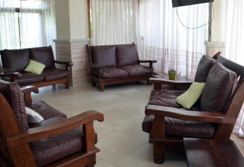 هتل Colonial Gesell