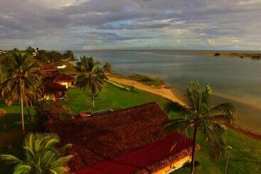 هتل Vila Ybytu Eco Resort