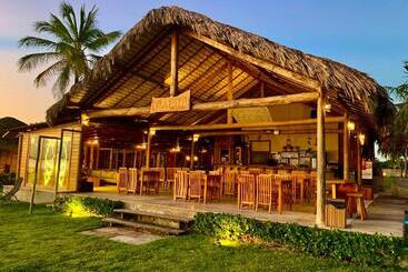 هتل Vila Ybytu Eco Resort