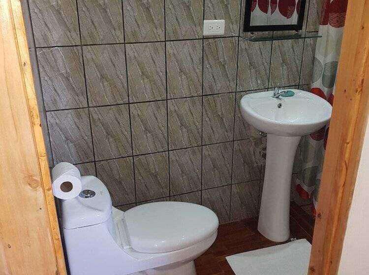 هاستل Mora's Place B&b