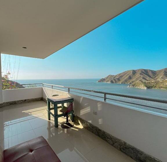 هاستل Tnt Mirador