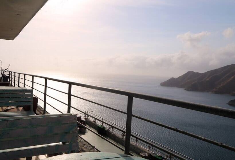 هاستل Tnt Mirador