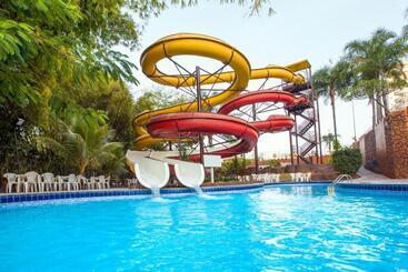 هتل Golden Dolphin Caldas Novas