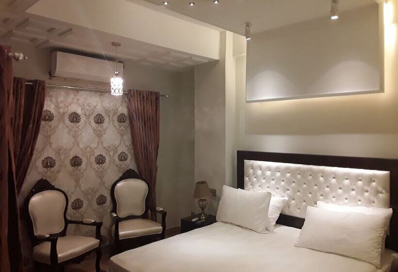 هتل Luxes Inn