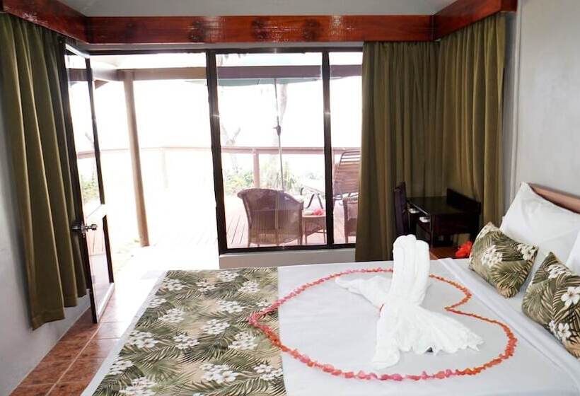 هتل Namolevu Beach Bures