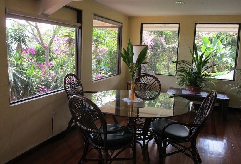 تختخواب و صبحانه Las Cumbres Inn