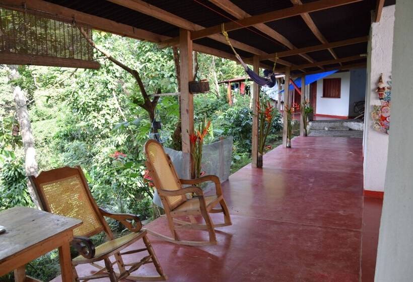 مسافرخانه Finca San Rafael   Cafe Y Cacao