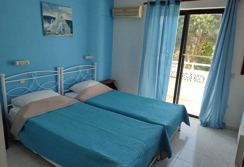 ホテル Dolphin Apartments