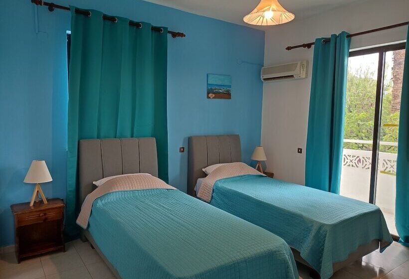 ホテル Dolphin Apartments