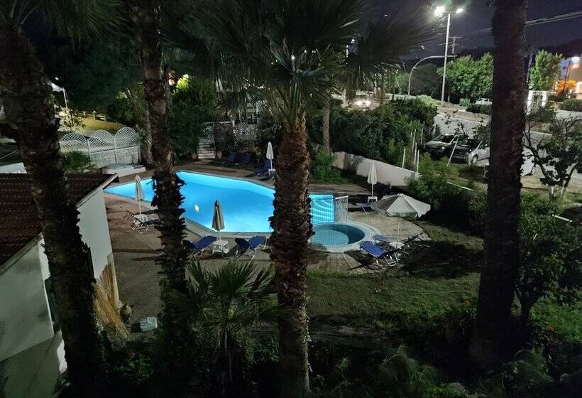 ホテル Dolphin Apartments