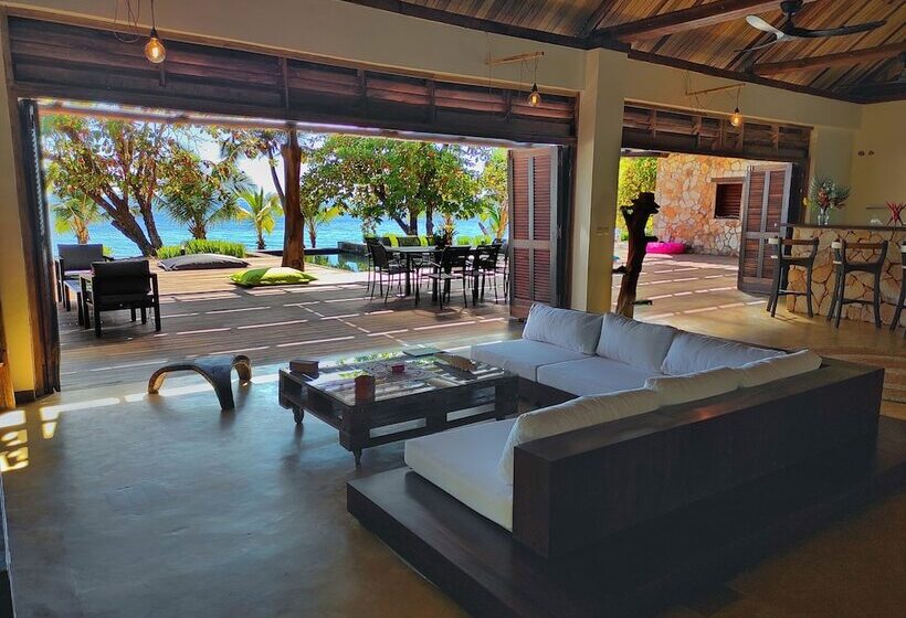 هتل Eden Lodge