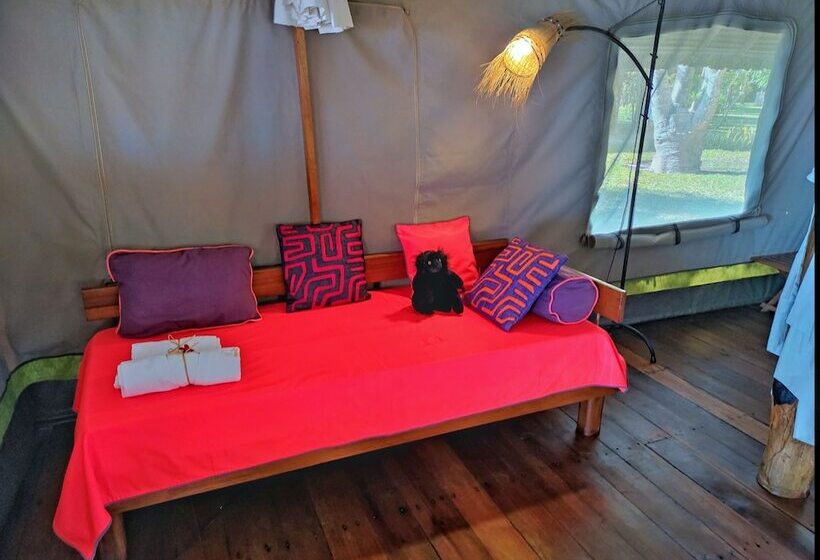 هتل Eden Lodge