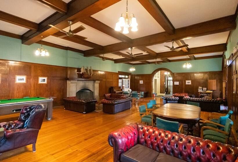 هاستل Yha Newcastle Beach