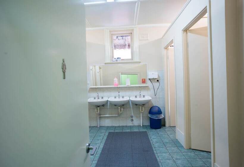 هاستل Yha Newcastle Beach