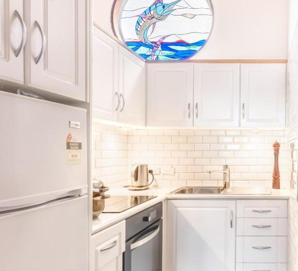 تختخواب و صبحانه Marlin House