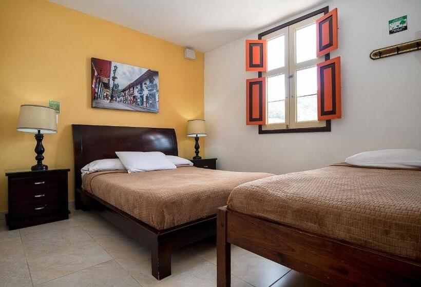 هتل Casa Borbon