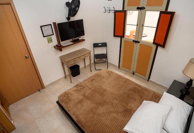 هتل Casa Borbon