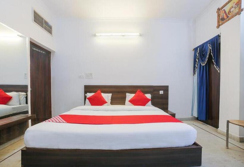هتل Shri Sai Residency