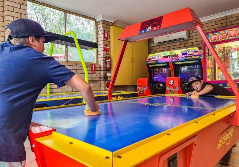 בית מלון כפרי Discovery Parks  Airlie Beach