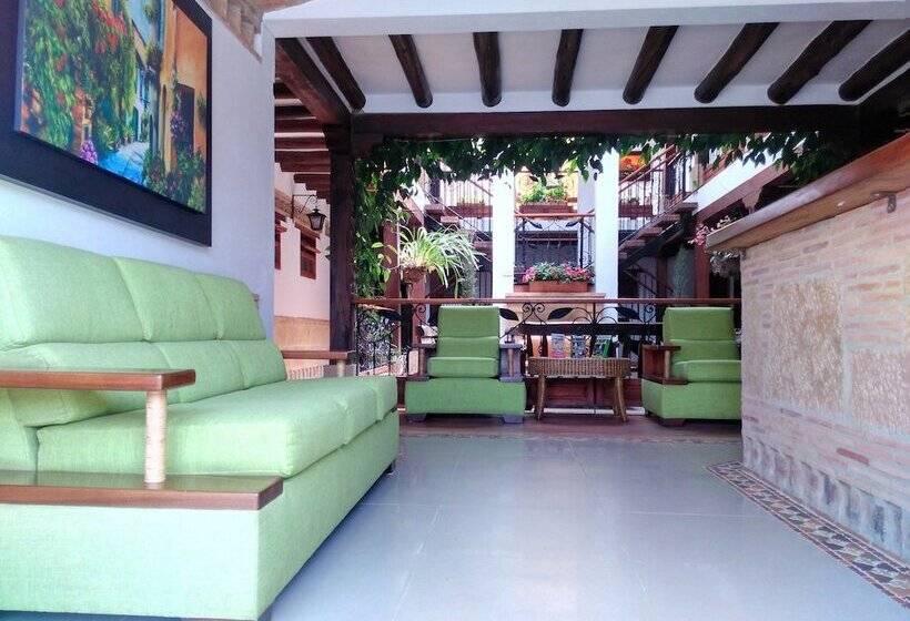 هتل Jardines De La Villa