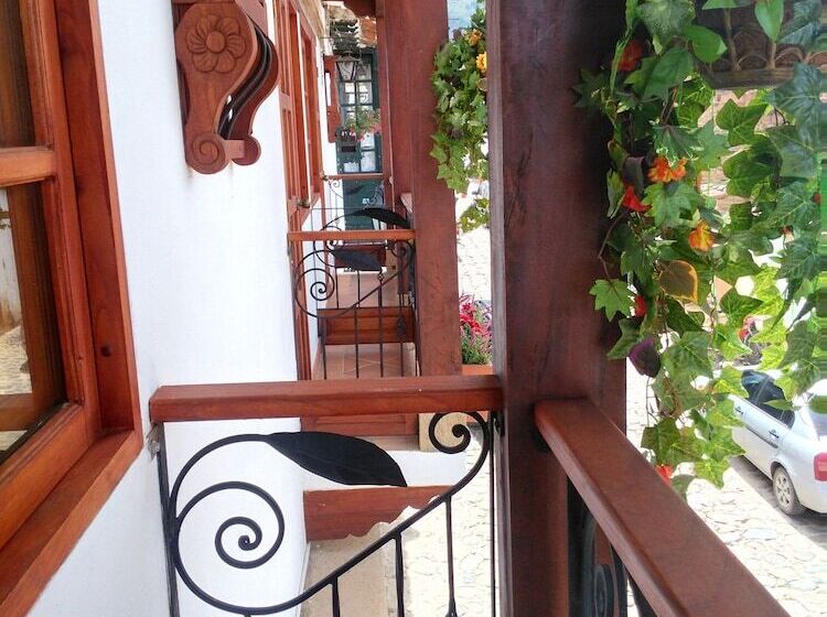 هتل Jardines De La Villa