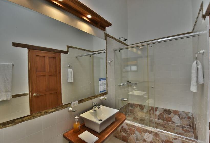 هتل Jardines De La Villa