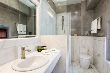 هتل Mare Monte Luxury Suites