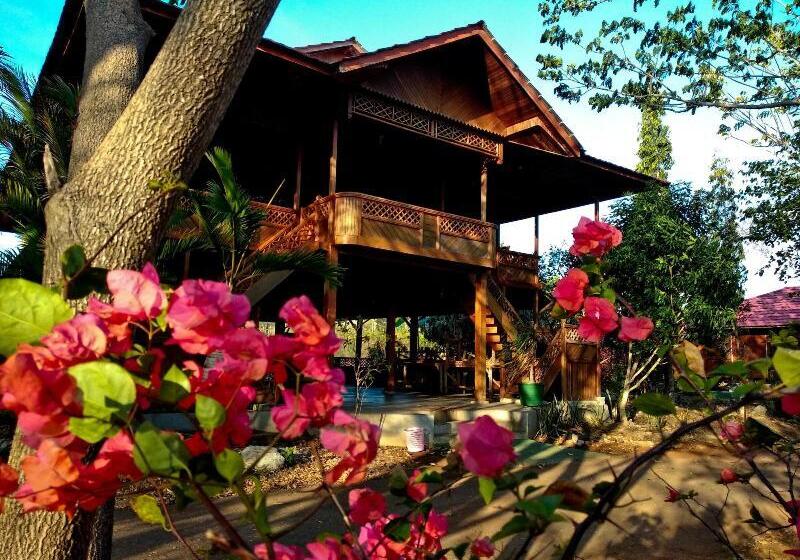 هتل Nirwana Buton Villa
