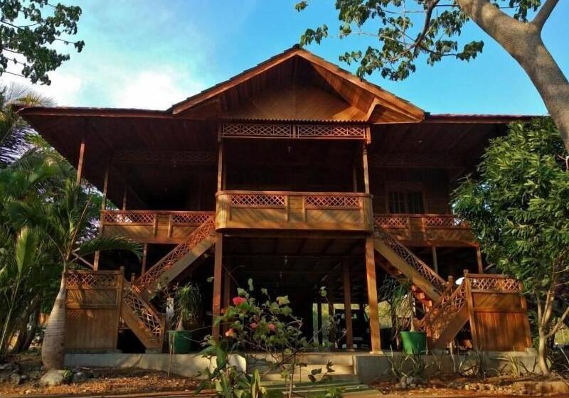 هتل Nirwana Buton Villa