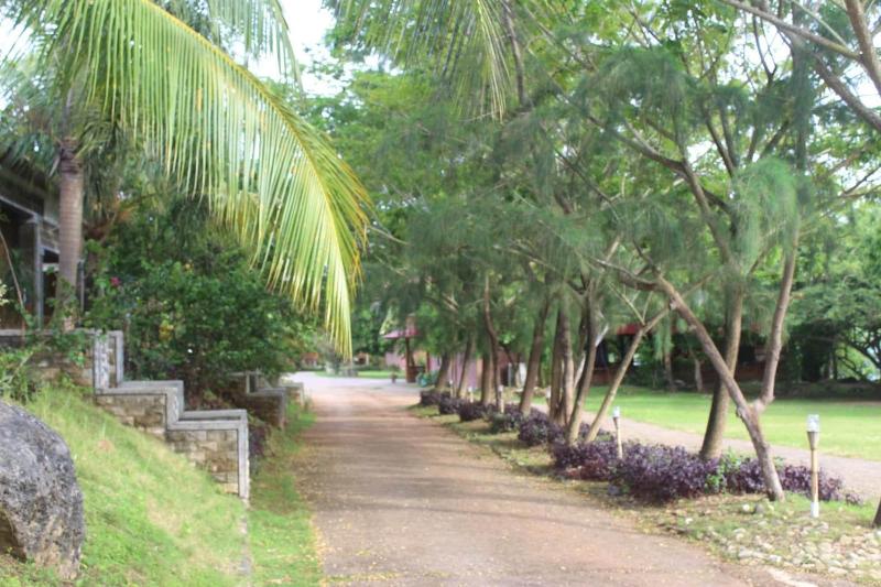 هتل Nirwana Buton Villa