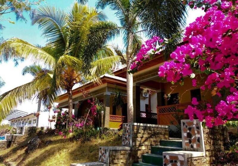 هتل Nirwana Buton Villa