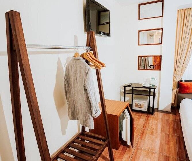 هتل Palace Galapagos