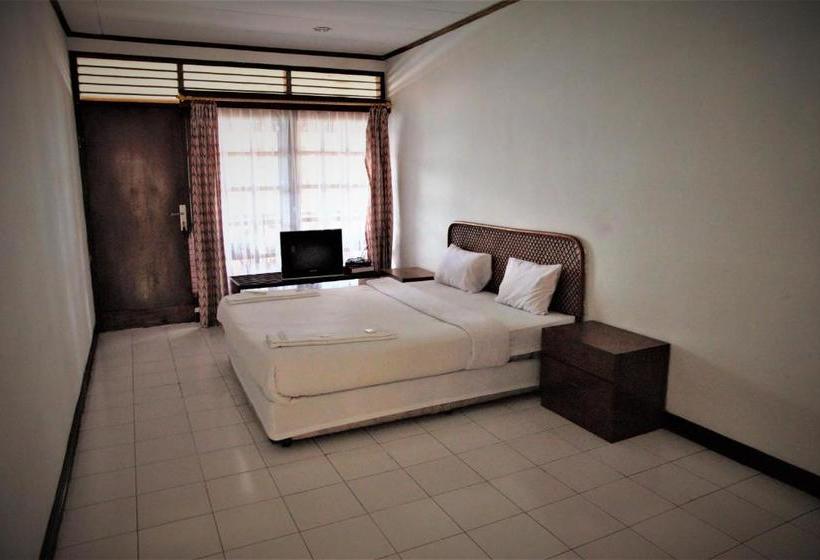 هتل Pandu Lakeside  Tuktuk