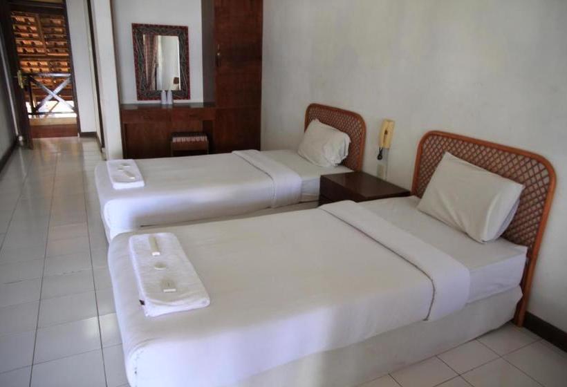 هتل Pandu Lakeside  Tuktuk