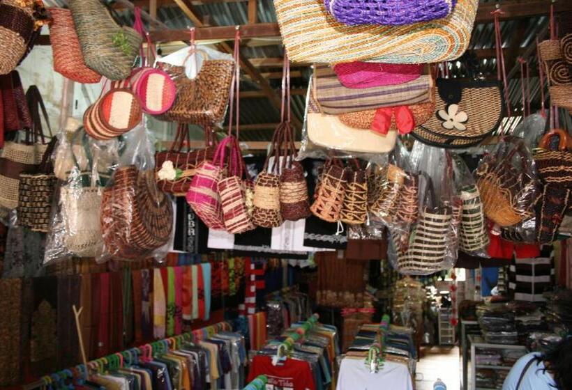 هتل Pandu Lakeside  Tuktuk