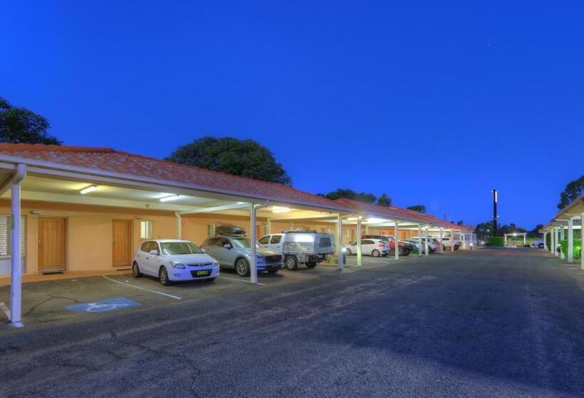 Мотель Country Roads Motor Inn