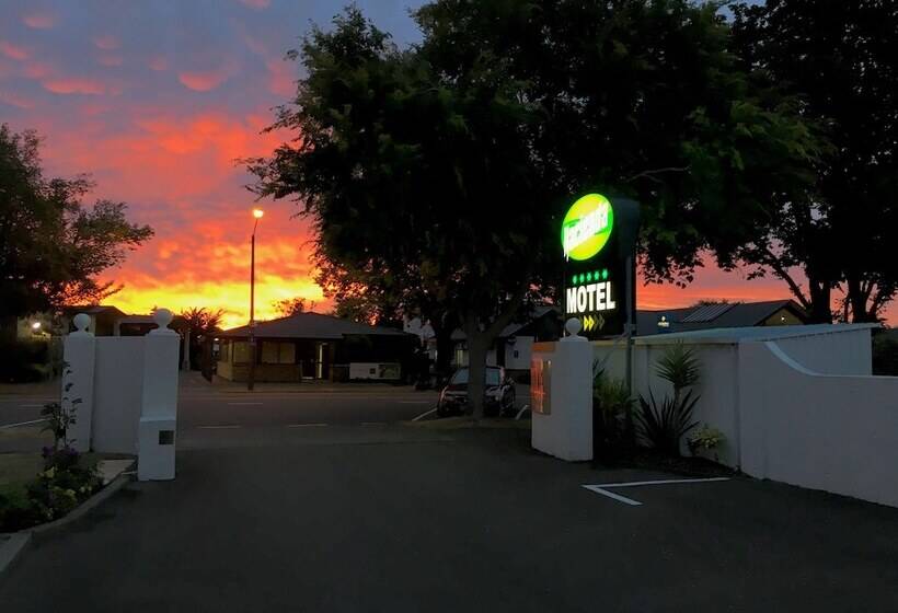 مُتل Hacienda Motor Lodge