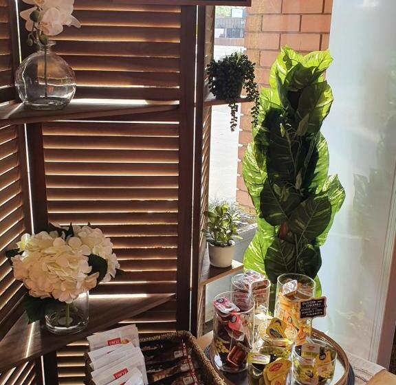 מוטל Parkview Motor Inn And Apartments