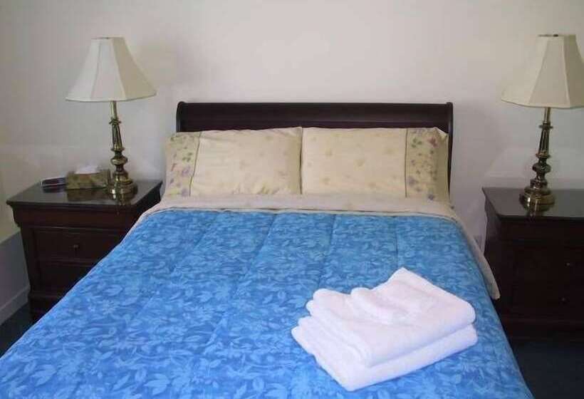 پانسیون Bond Guest House