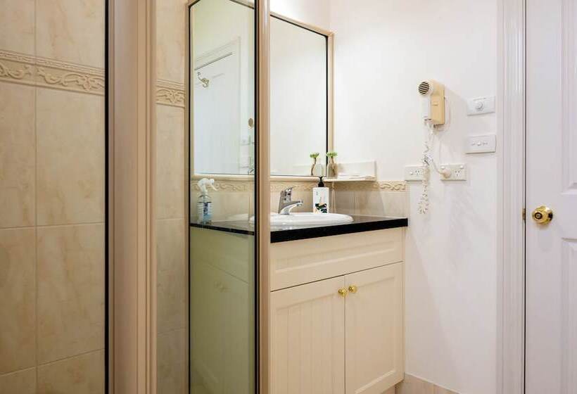 فندق Riverview At Ross