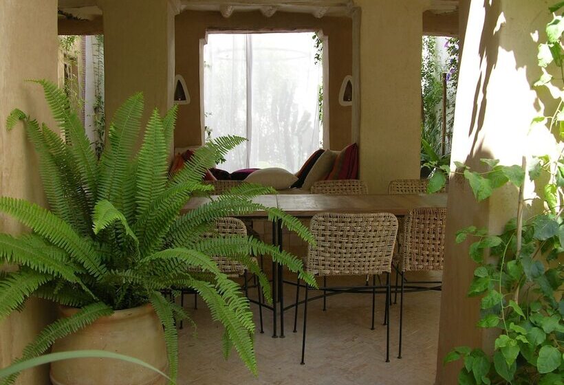 تختخواب و صبحانه Dar Zahia