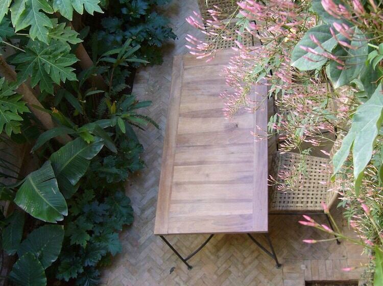 تختخواب و صبحانه Dar Zahia