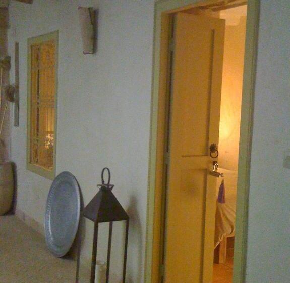 تختخواب و صبحانه Dar Zahia