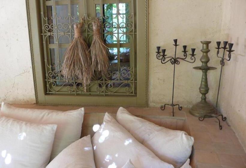 تختخواب و صبحانه Dar Zahia